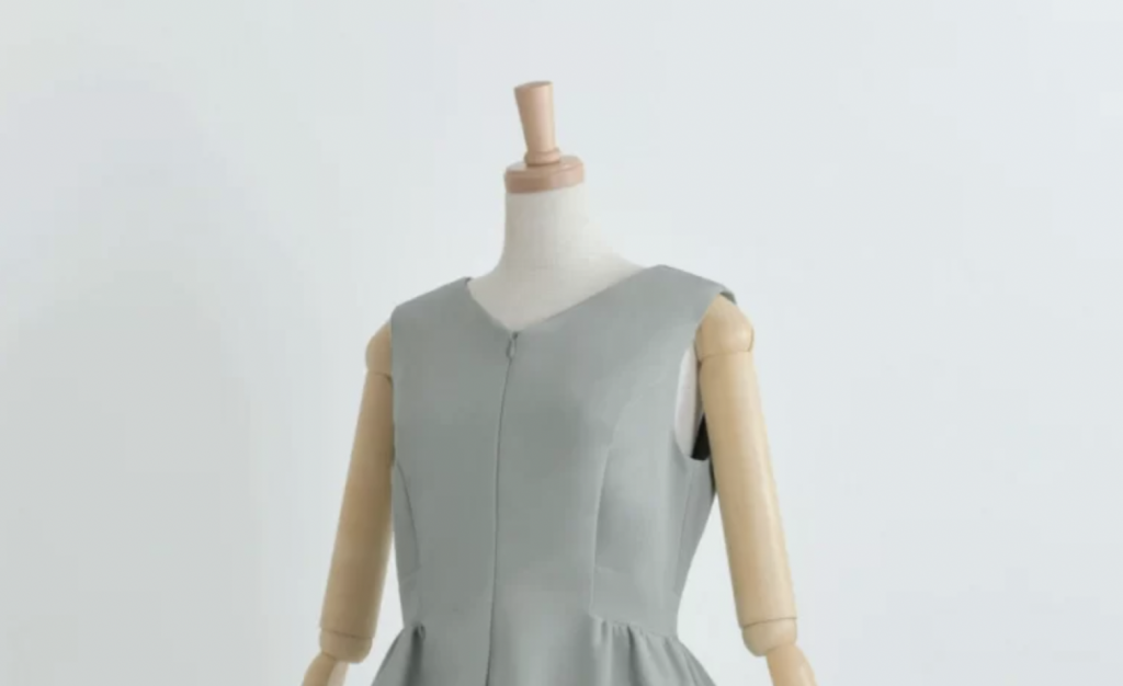 さわやかなカラーワンピース